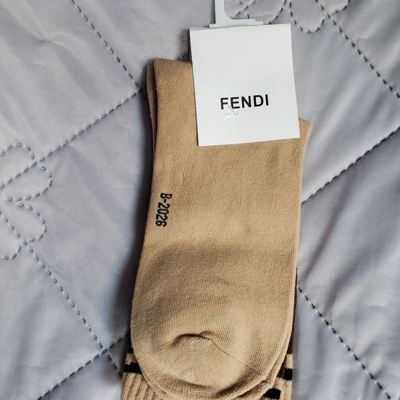Fendi Unisex Beige Dark Brown Black Striped FF Logo Socks Women  Size 7-10 - Picture 2 of 3